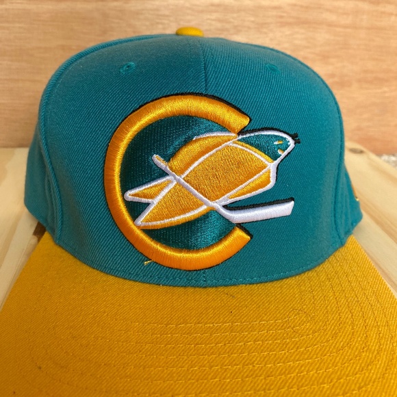 Retro Mitchell & Ness California Golden Seals Ba - Picture 2 of 4
